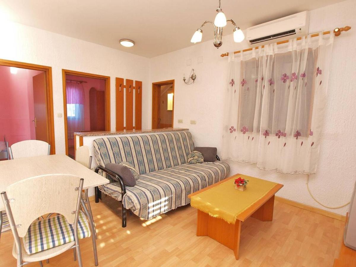 Alma Apartment Poreč Exterior foto